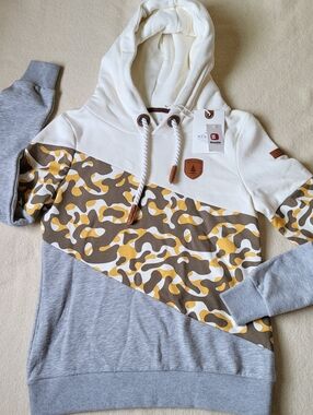 NWT Wanakome Canada Sweatshirt Women's Size Medium Long-sleeved Hood Ivory Camo